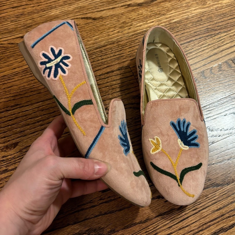 Birdies Tan Floral Embroidered Loafers